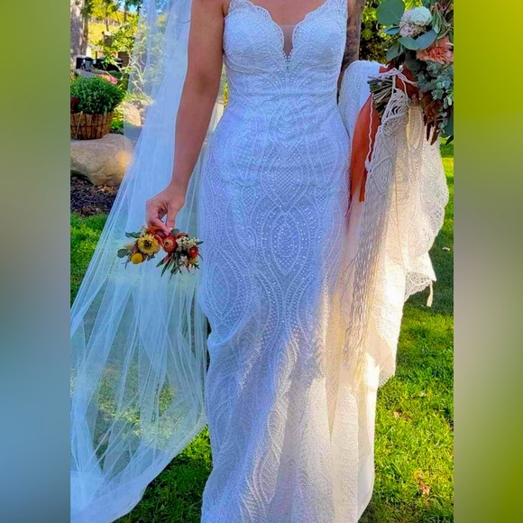 Sottero and Midgley Daxton Wedding Gown - Size 8 - Picture 4 of 5